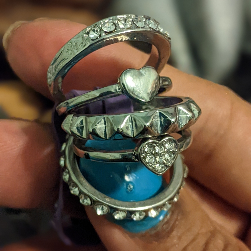 🩵 Set of 5 Shimmering Heart rings